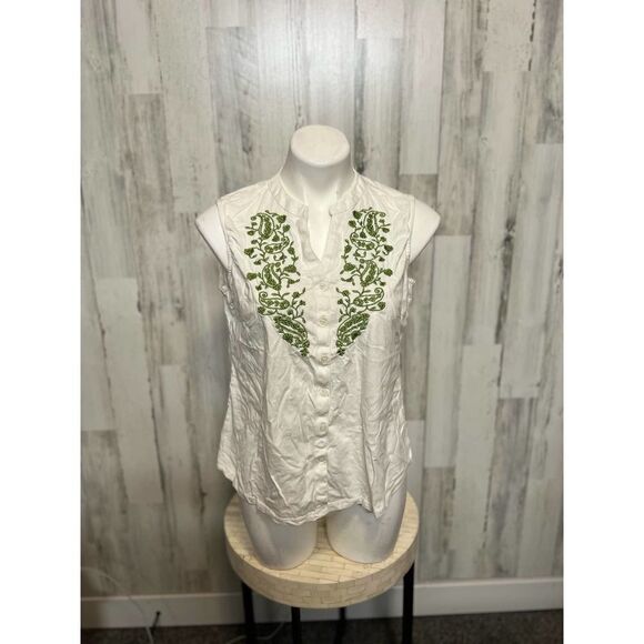 White blouse - Picture 1 of 5